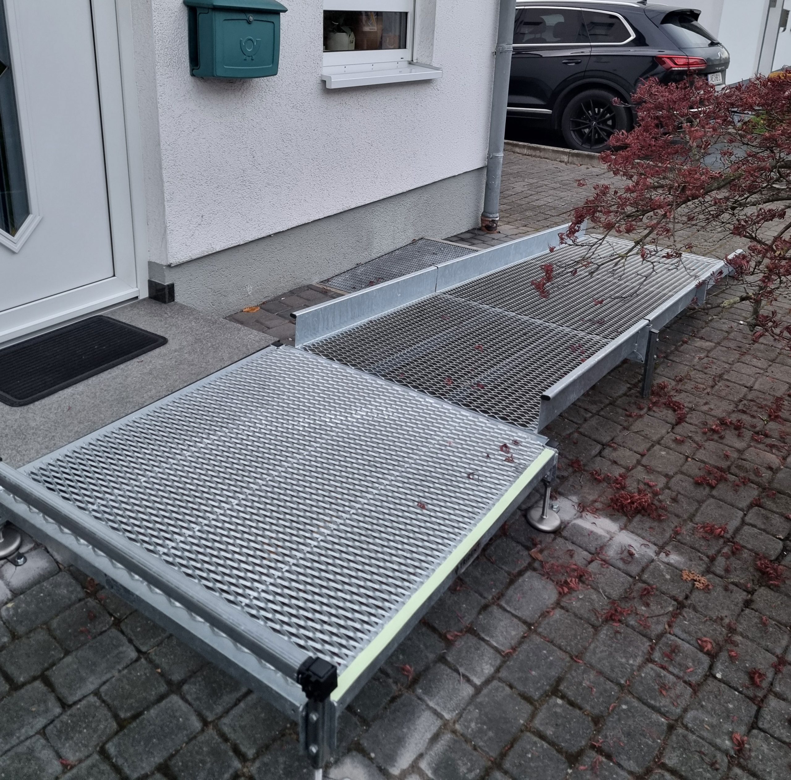 Eingang mit Rampe nach der Umsetzung bei Frau Bienefeld